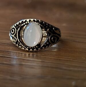 Fashion Jewelry Silvertoned Ring With Fake Gemstone